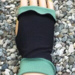 Caron Miller Reversible Fingerless Gloves, Sage